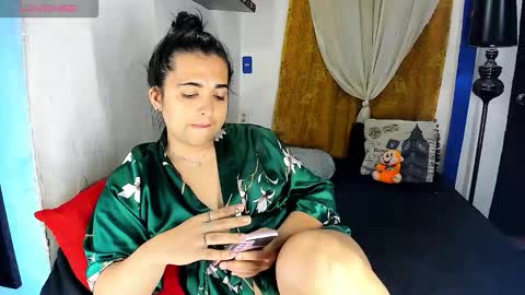  SARAHJEY     online show from March 8, 1:12 am