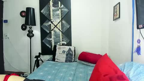  SARAHJEY     online show from May 2, 10:37 pm