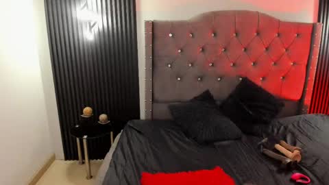 scarbadgirl_ online show from April 29, 4:06 am