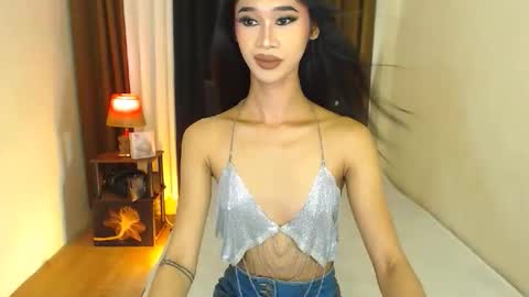 ashly online show from May 4, 6:02 pm
