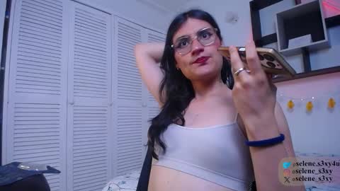 selene_s3xy online show from November 9, 10:43 pm