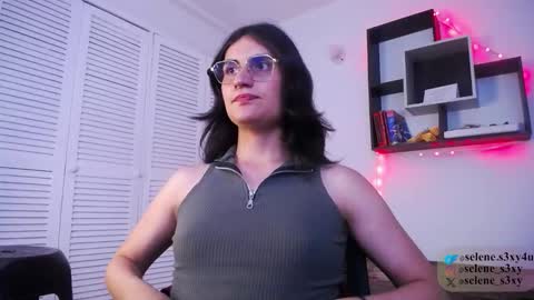 selene_s3xy online show from December 22, 12:37 am
