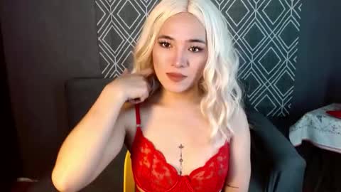 Snapshot of seraphinaheather chatting on October 13, 11:11 am Chloe online show from October 13, 11:11 am