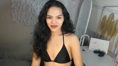 Bella online show from April 20, 3:24 pm