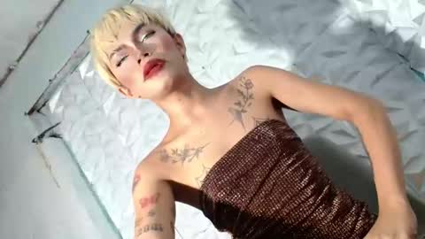 sexyhotbabe18 online show from February 1, 11:58 pm