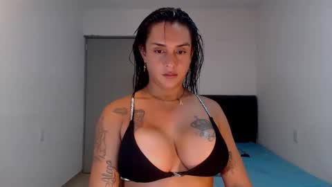 Natalia Duran online show from April 28, 5:45 am