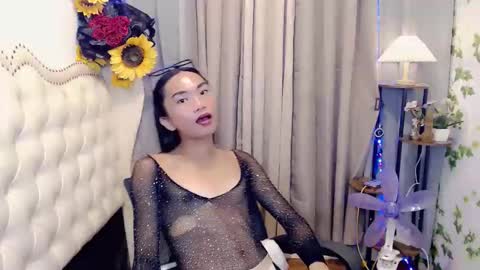 sexyshinixx online show from November 17, 2:39 pm