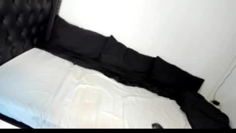 Snapshot of sh4vee_ chatting on October 22, 2:24 am Gabbi online show from October 22, 2:24 am