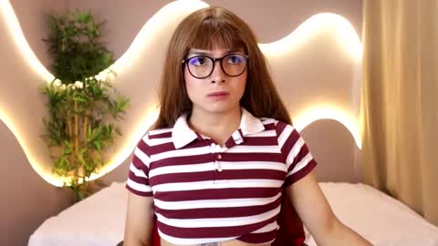 simone_sky online show from March 21, 1:27 pm