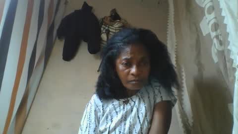 simonettee online show from November 2, 6:50 pm