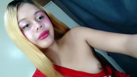 sinfulrose_ online show from April 29, 10:38 pm