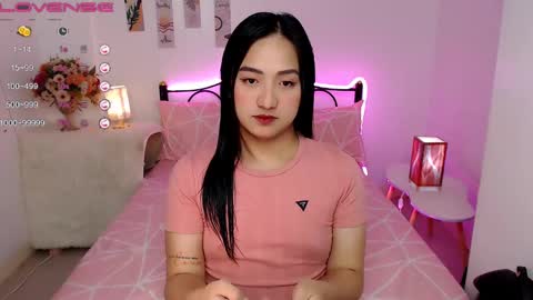 Queen Cyrine online show from December 8, 6:54 am