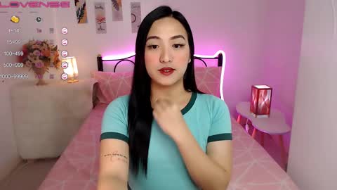 Queen Cyrine online show from December 23, 10:10 am