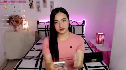 Queen Cyrine online show from January 15, 2:27 am