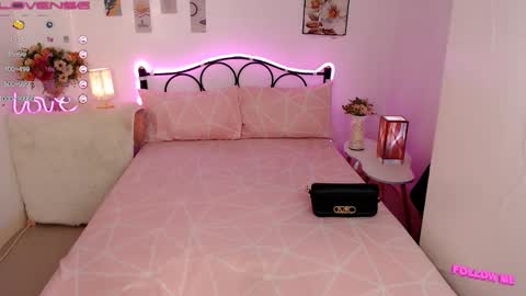 Queen Cyrine online show from March 6, 10:55 pm