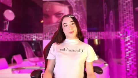 Small Hot19 online show from March 17, 10:17 am