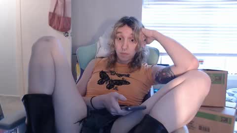 Lilytea online show from May 22, 11:45 pm