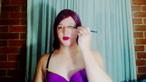 sophiehillsxo online show from December 19, 3:45 am