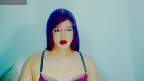 sophiehillsxo online show from May 7, 3:24 am
