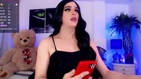 Sophie Sweet online show from January 9, 8:24 am
