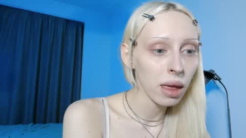 sora999999999 online show from April 27, 9:24 pm