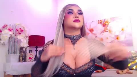 CALL ME STELLA online show from November 29, 6:04 am