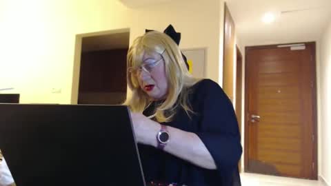 My name is Sissy or more fully Suzanna Aprilia Maria Mariquita Catarina Chinita Banci. Soy una puta - que chimba ladybug online show from May 8, 4:25 pm