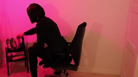 sweet_bella16 online show from October 25, 8:48 pm
