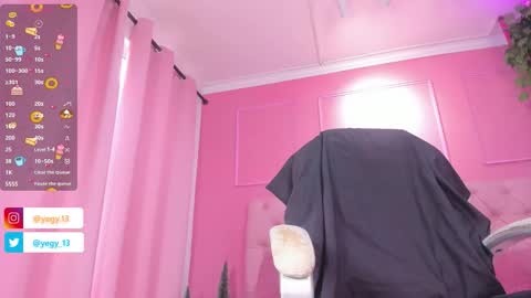 Yeileen online show from November 15, 6:39 pm