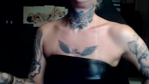 tatuada_safada online show from August 7, 11:28 am