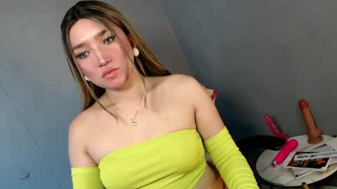 ellaine online show from January 6, 9:43 pm
