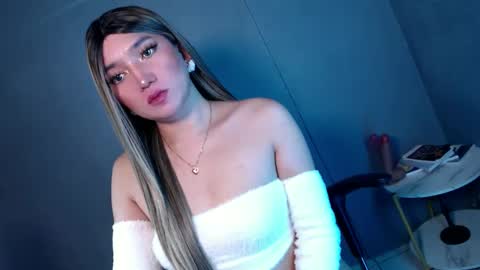 ellaine online show from March 1, 2:04 am
