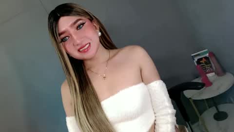 ellaine online show from March 10, 9:51 pm
