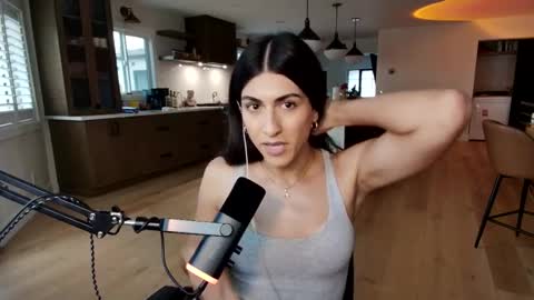 babygirlmami online show from November 17, 12:21 am