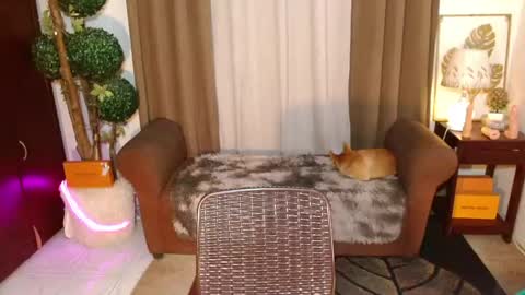 thea_whong online show from April 25, 2:26 am