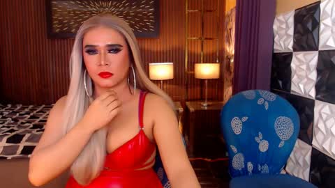 Paula online show from May 2, 9:53 pm
