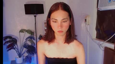 thrishafox online show from February 5, 8:14 pm