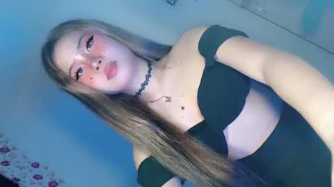 tight_elliana online show from April 26, 5:33 pm