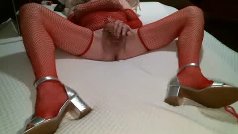 Snapshot of tinnavogler chatting on December 18, 9:29 pm tinnavogler online show from December 18, 9:29 pm