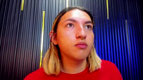   online show from March 22, 12:32 pm