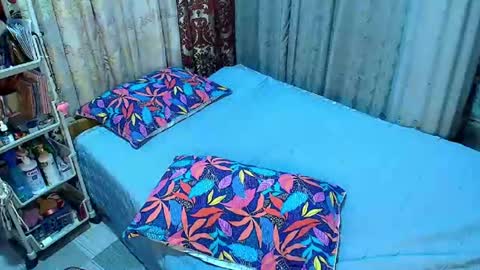 Gigi online show from August 2, 1:50 am