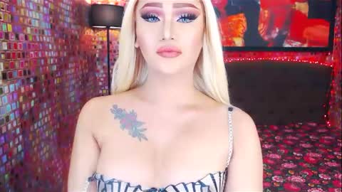 Snapshot of transplayfullolivia chatting on February 5, 2:19 am KYLIE BELLA  TS online show from February 5, 2:19 am