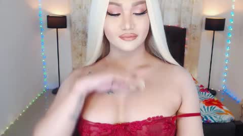 KYLIE BELLA  TS online show from June 17, 7:42 am