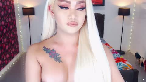 KYLIE BELLA  TS online show from June 26, 1:54 am