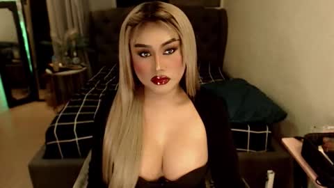 SEDUCTIVEmistresCUMS online show from January 19, 1:36 am