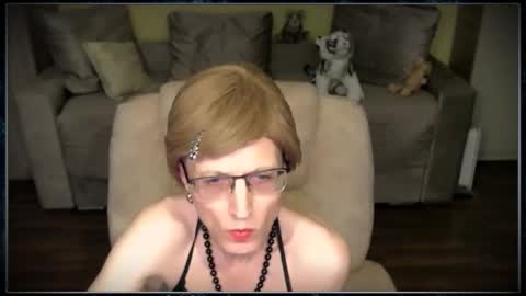 Clementine online show from January 18, 1:19 pm