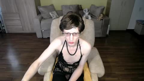 Clementine online show from April 29, 9:03 am