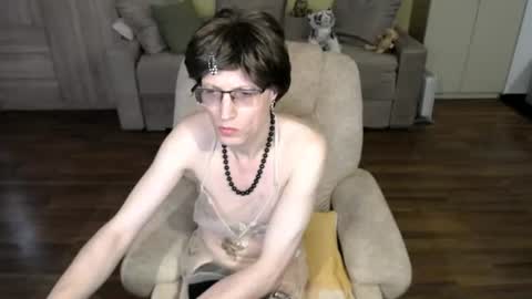 Clementine online show from July 15, 11:37 am
