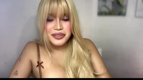 ur_bombshellpatty online show from April 30, 9:19 pm