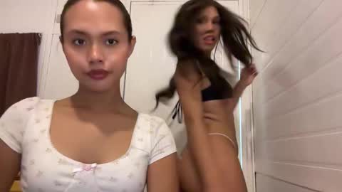 BARBIE- DONT FORGET TO FOLLOW ME AND GIVE ME THUMBS UP online show from March 5, 8:52 am